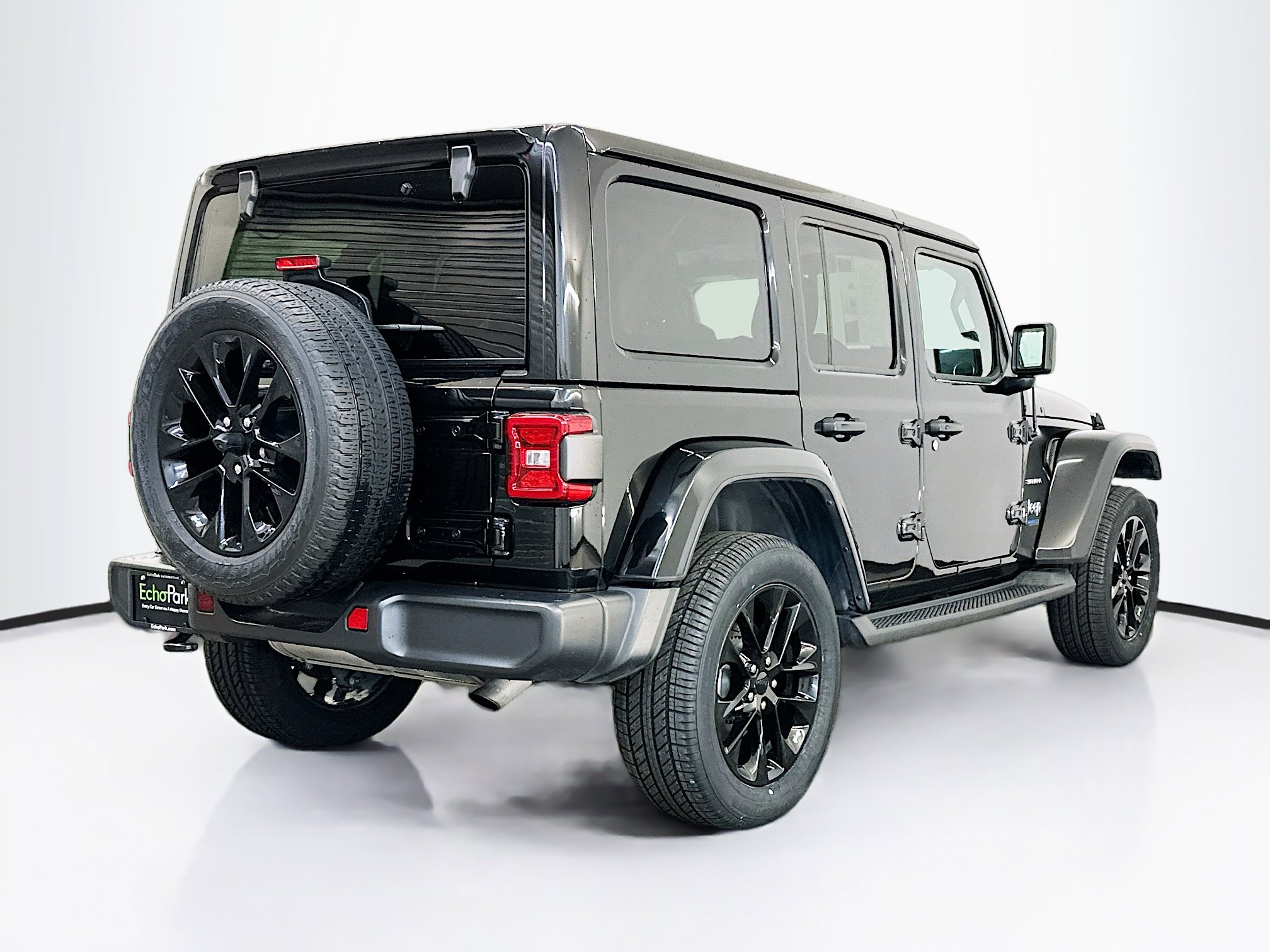 Used 2021 Jeep Wrangler Sahara image 9
