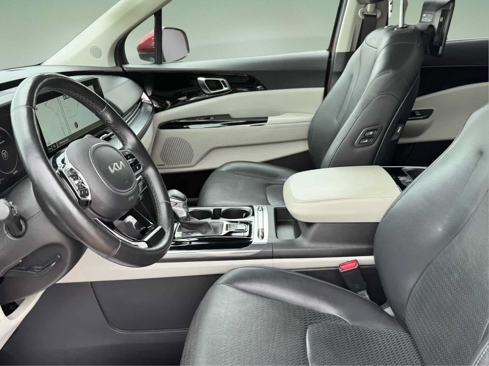 Used 2022 Kia Carnival SX Prestige FWD image 12