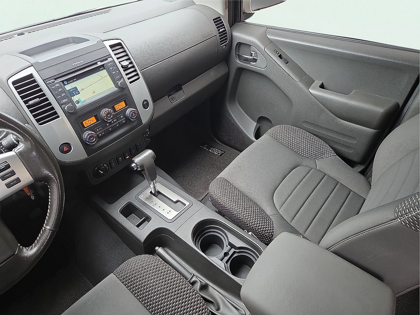 Used 2018 Nissan Frontier PRO-4X AWD/4WD image 11