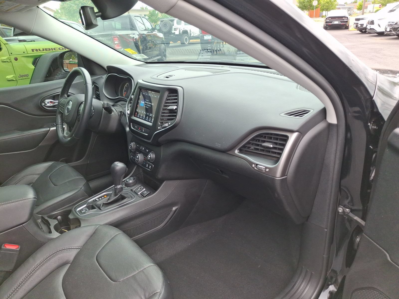 Used 2021 Jeep Cherokee Latitude Lux w/ Sun & Sound Group AWD/4WD image 21