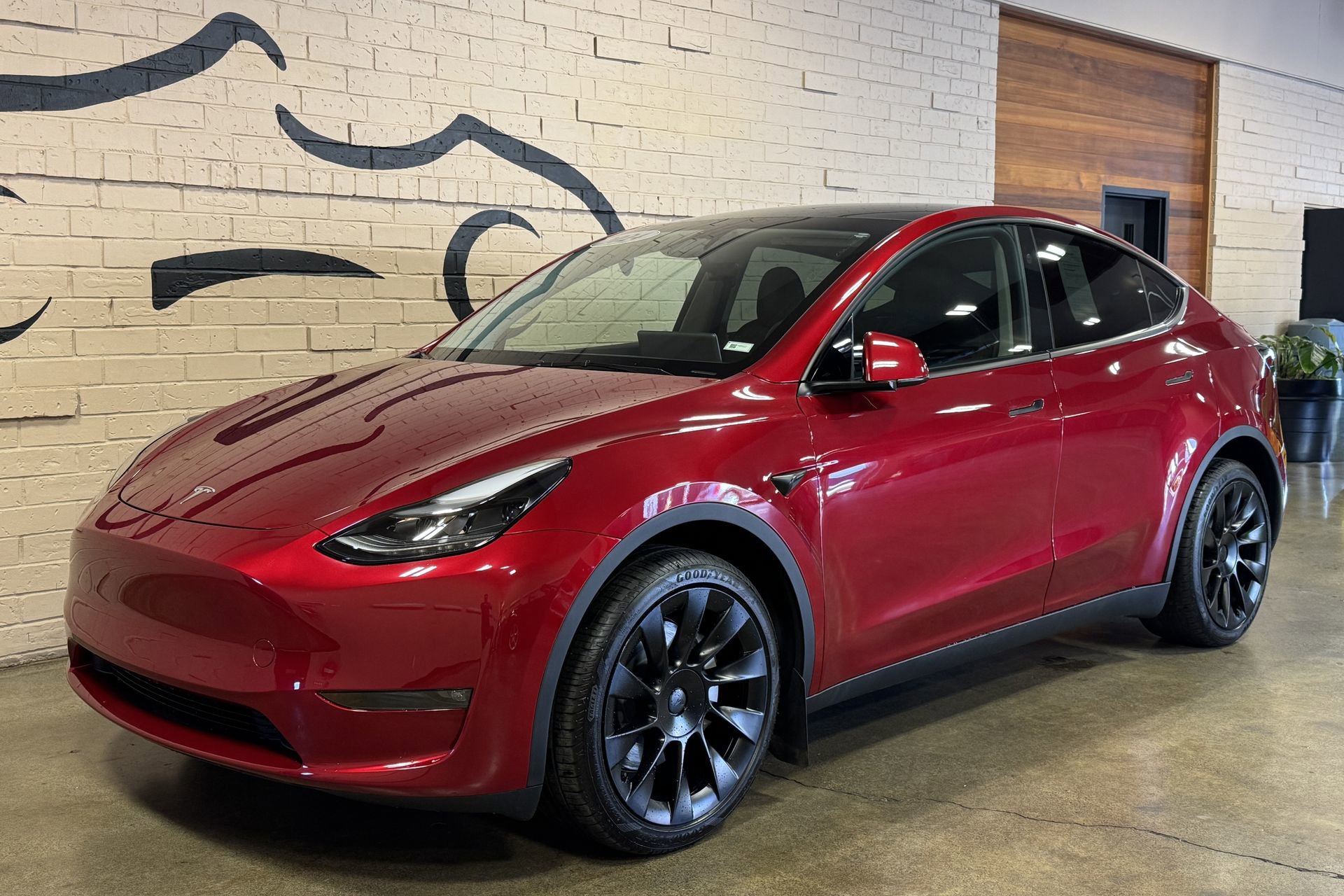 Used 2024 Tesla Model Y Long Range AWD/4WD image 7