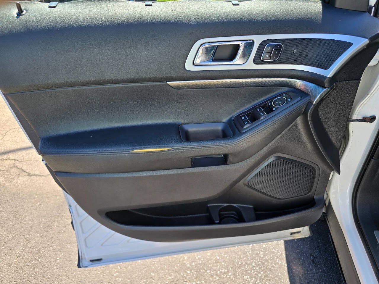 Used 2015 Ford Explorer Sport w/ Equipment Group 401A AWD/4WD image 15