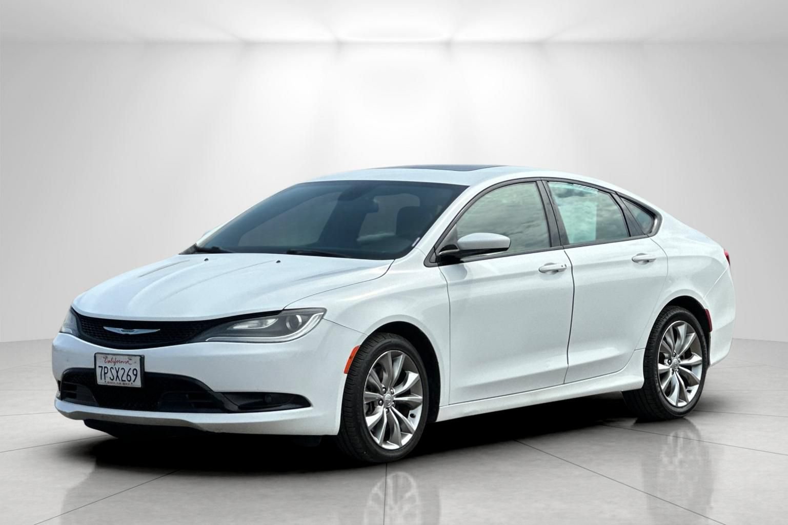 Used 2015 Chrysler 200 S FWD image 7