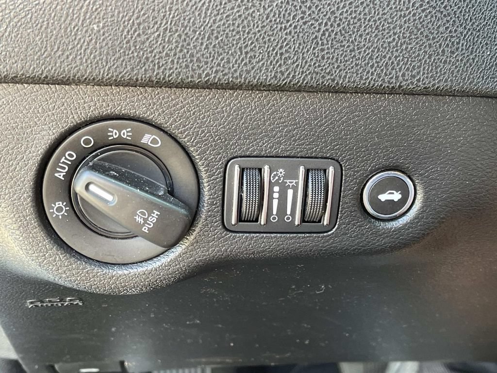 Used 2022 Dodge Charger R/T w/ Driver Convenience Group RWD image 32