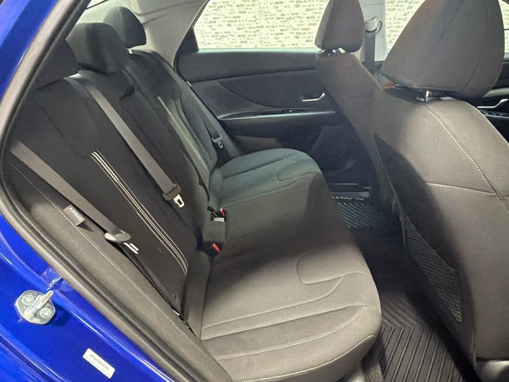 Used 2025 Hyundai Elantra SEL FWD image 12