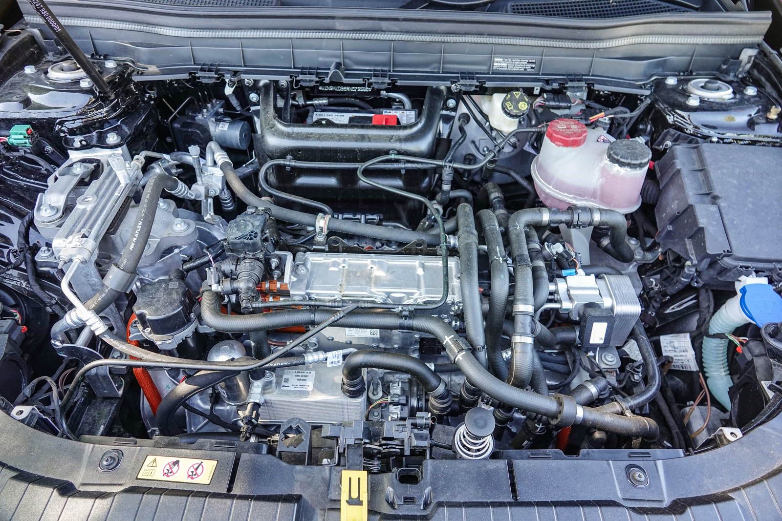 Used 2024 Mercedes-Benz EQB 350 4MATIC SUV image 27