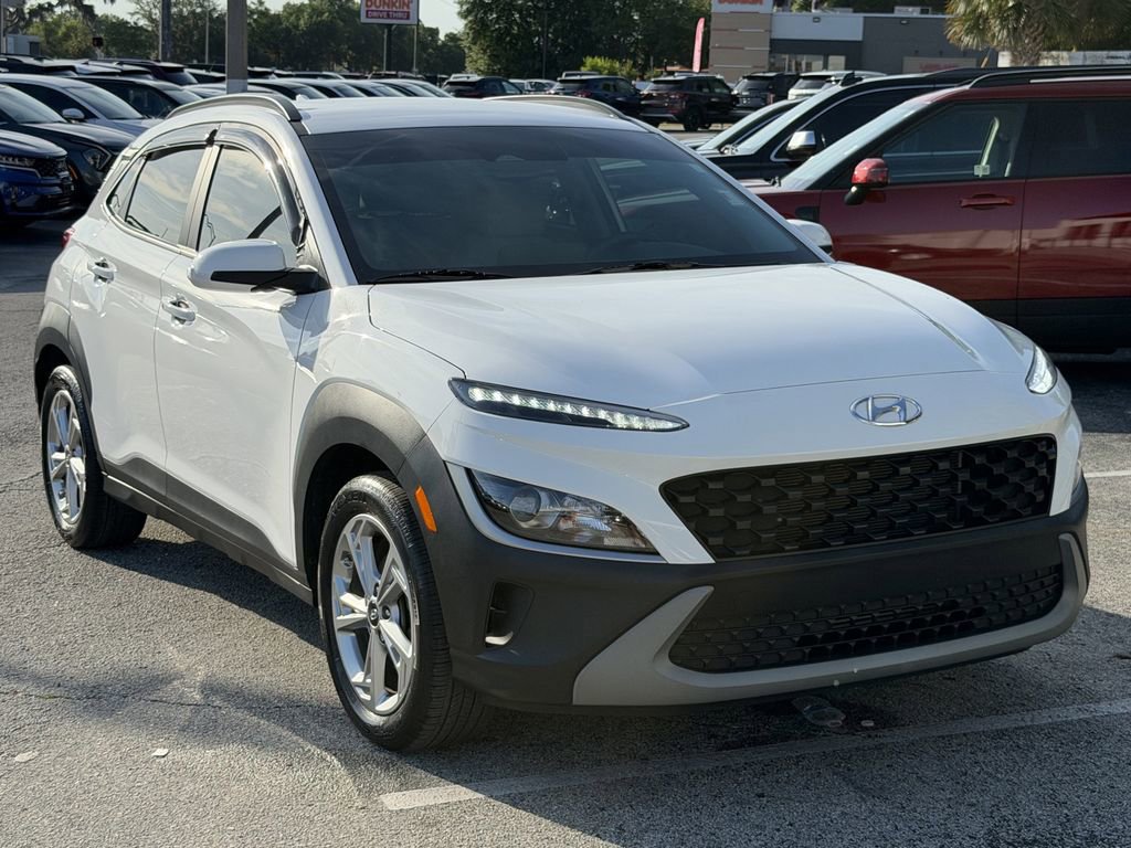 Used 2023 Hyundai Kona SEL FWD image 2