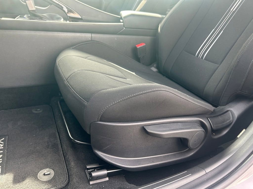 Used 2025 Hyundai Elantra SEL image 14