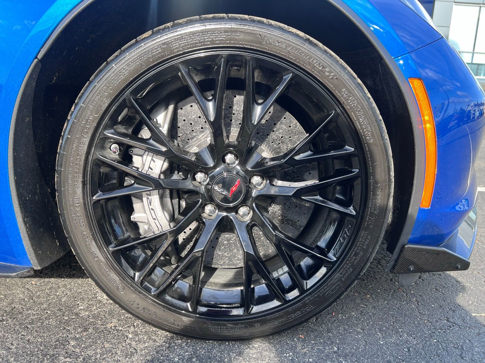 Used 2016 Chevrolet Corvette Z06 w/ Z07 Performance Package RWD image 32