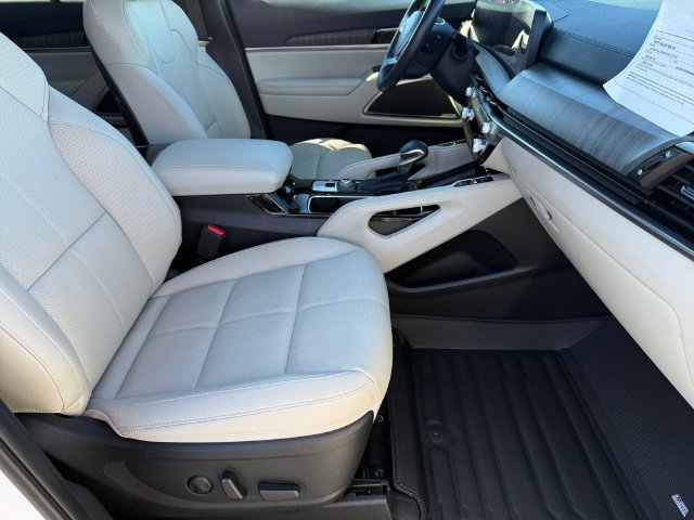 Used 2025 Kia Telluride SX w/ SX Captain's Chair Package AWD/4WD image 10
