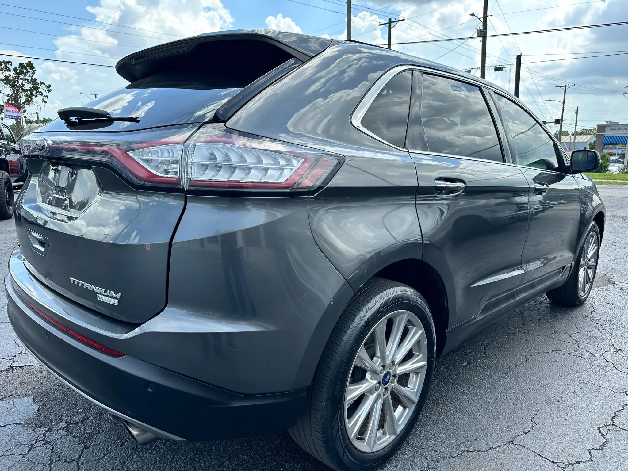 Used 2018 Ford Edge Titanium w/ Equipment Group 301A image 5