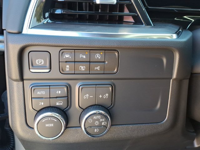 Used 2026 Chevrolet Tahoe LT w/ Comfort Package AWD/4WD image 17
