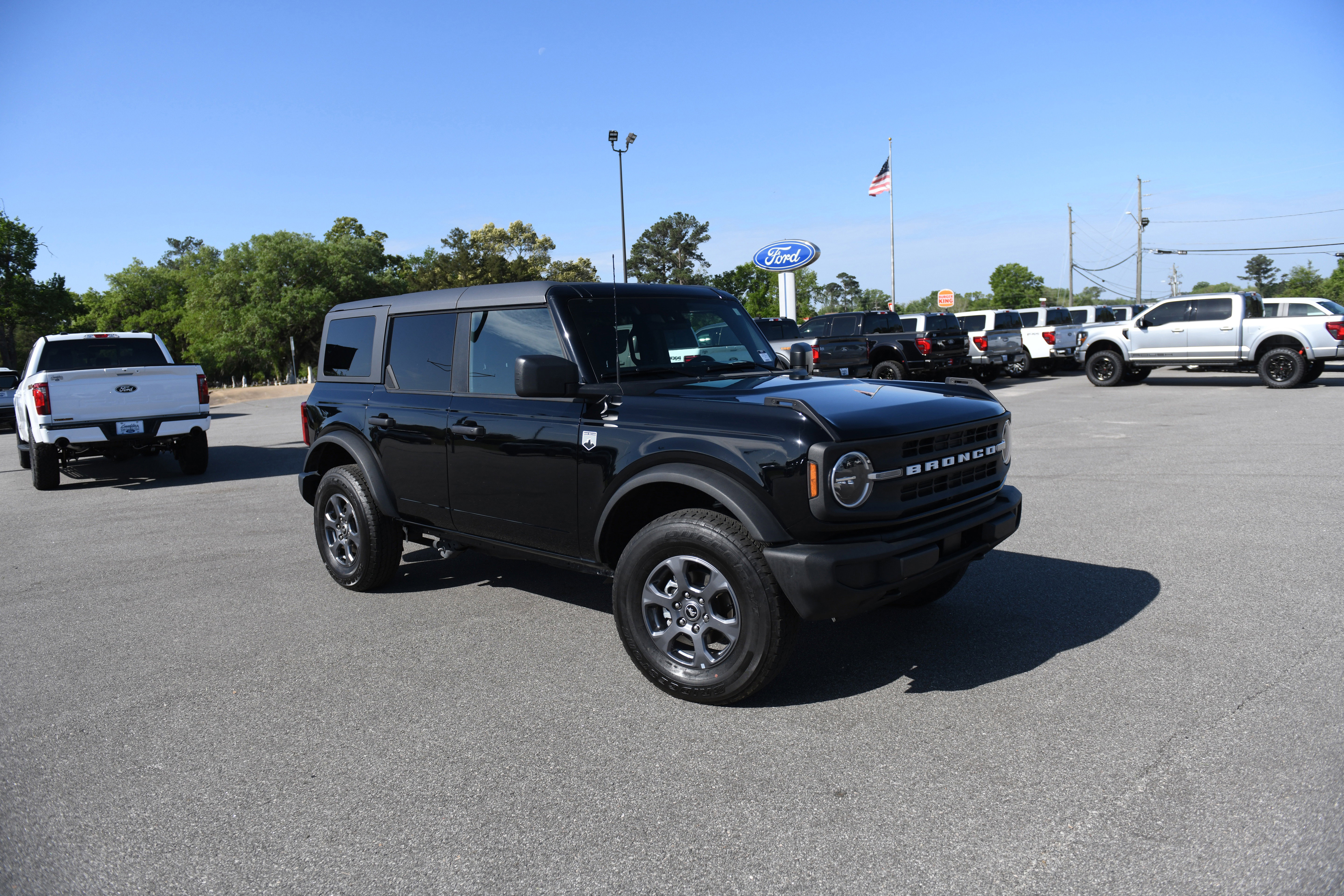 Used 2025 Ford Bronco Big Bend image 2