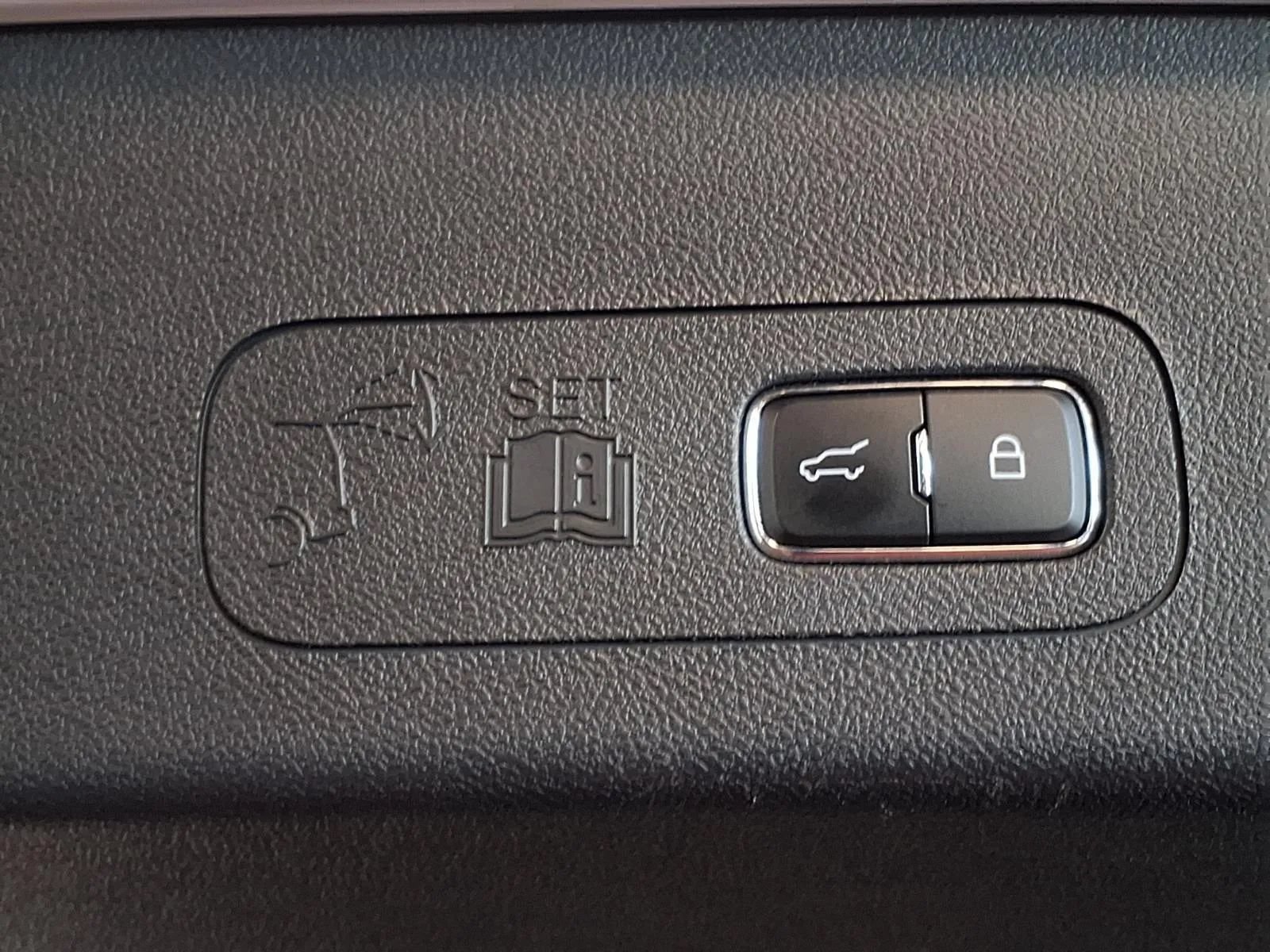 Used 2025 Lincoln Aviator Black Label w/ Jet Appearance Package AWD/4WD image 8