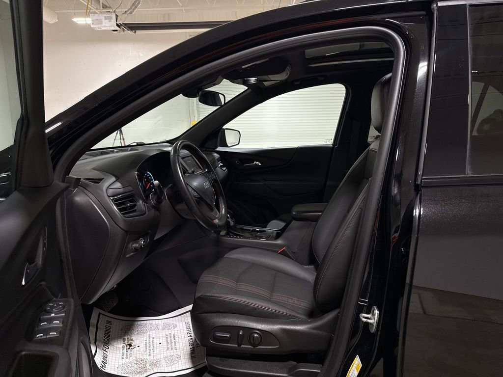 Used 2023 Chevrolet Equinox RS image 19