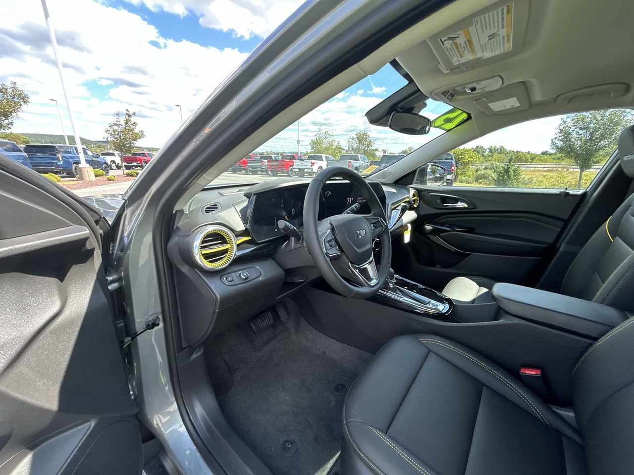 New 2025 Chevrolet Trax ACTIV w/ Driver Confidence Package FWD image 25