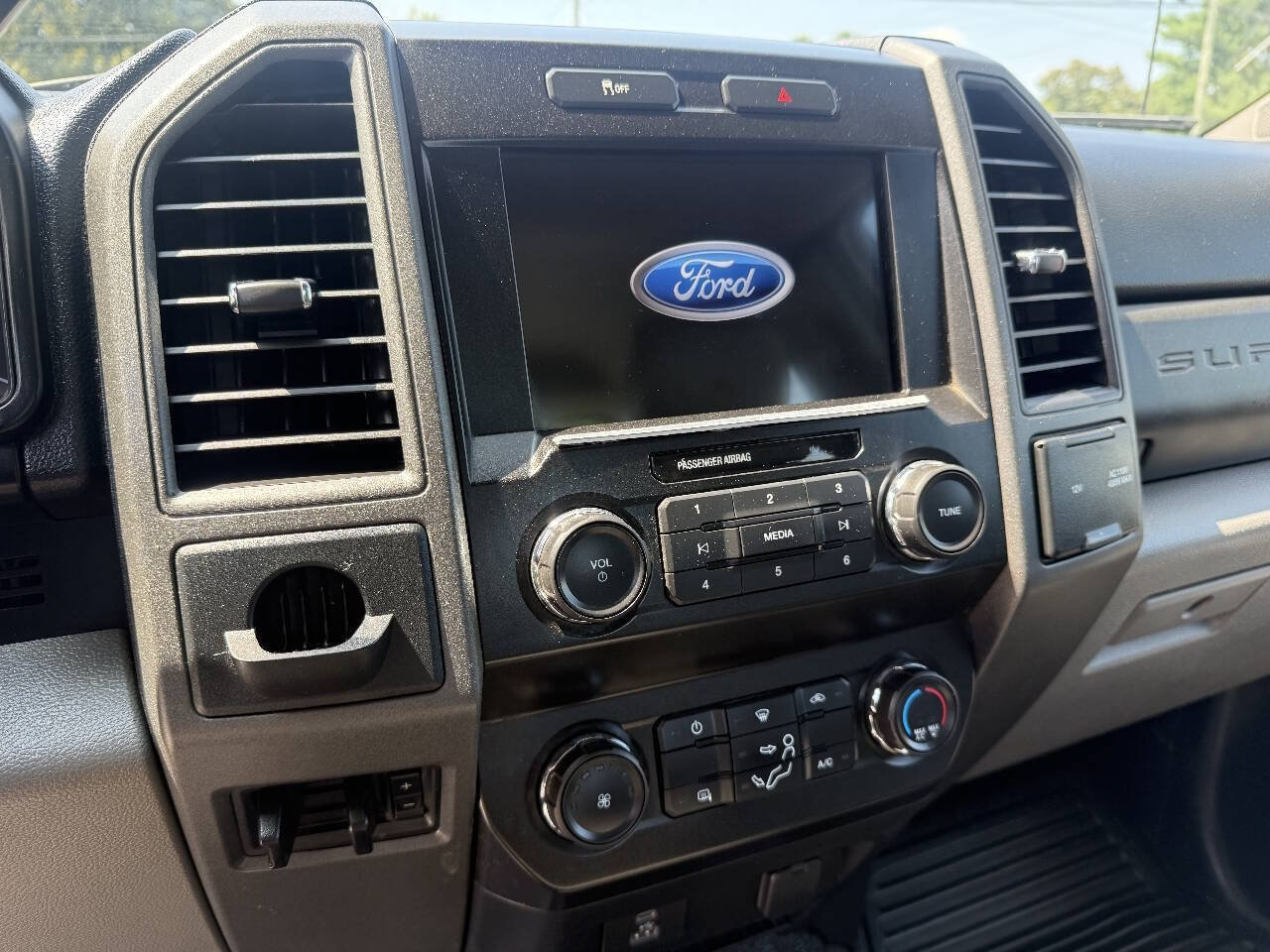 Used 2021 Ford F250 XL w/ Power Equipment Group RWD image 6