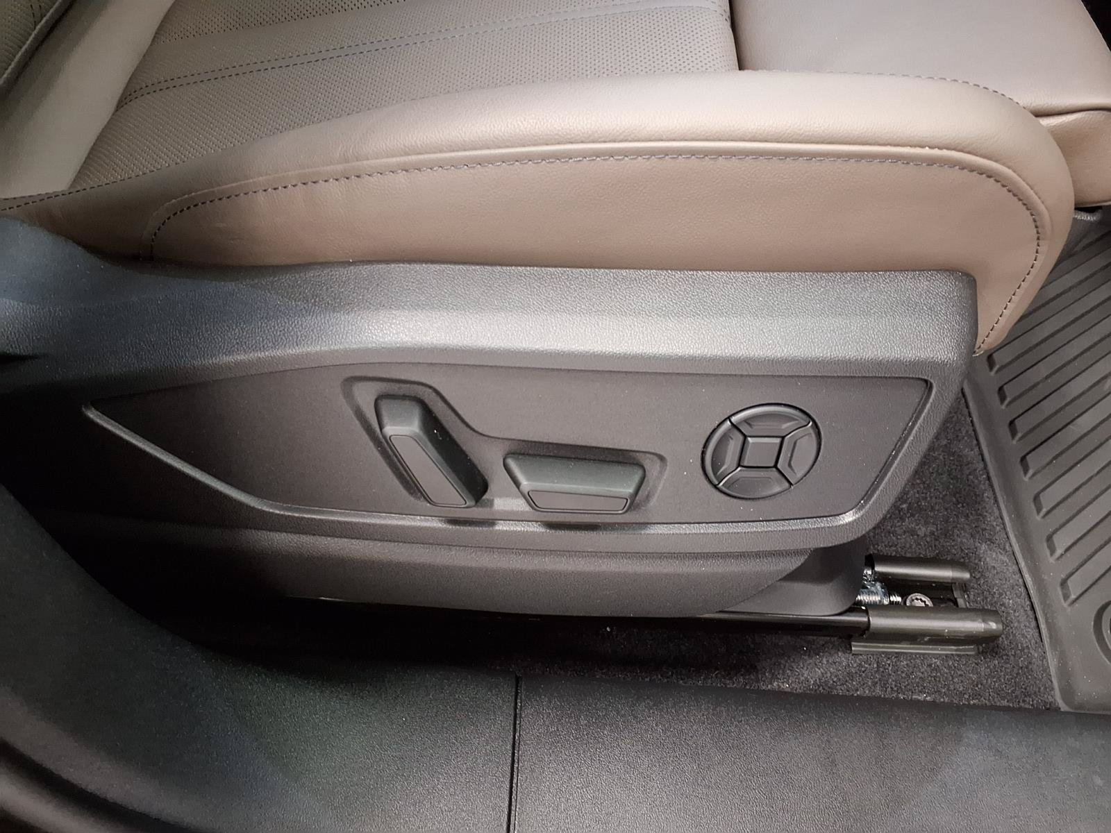Used 2025 Audi Q5 Prestige AWD/4WD image 11