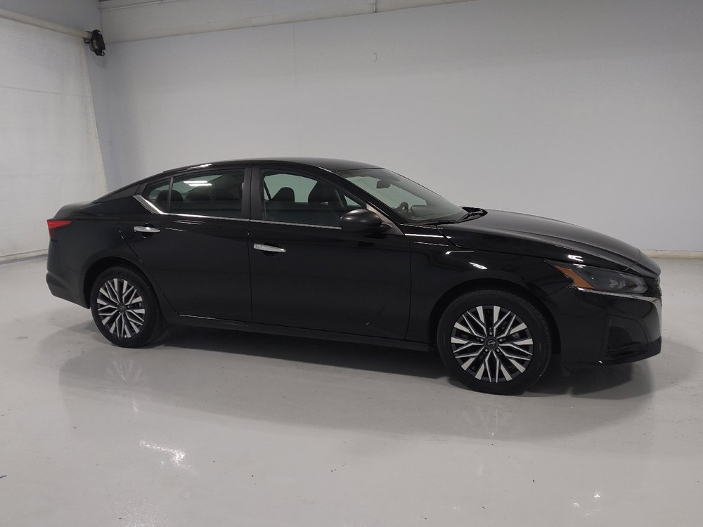 Used 2025 Nissan Altima 2.5 SV AWD/4WD image 11