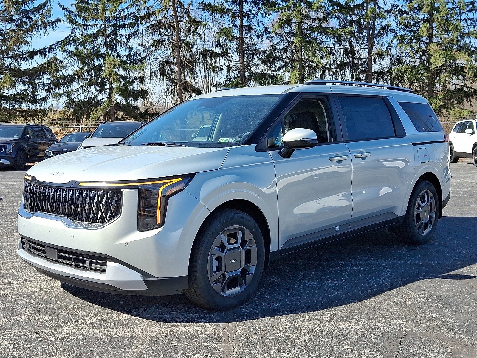 New 2025 Kia Carnival EX image 4