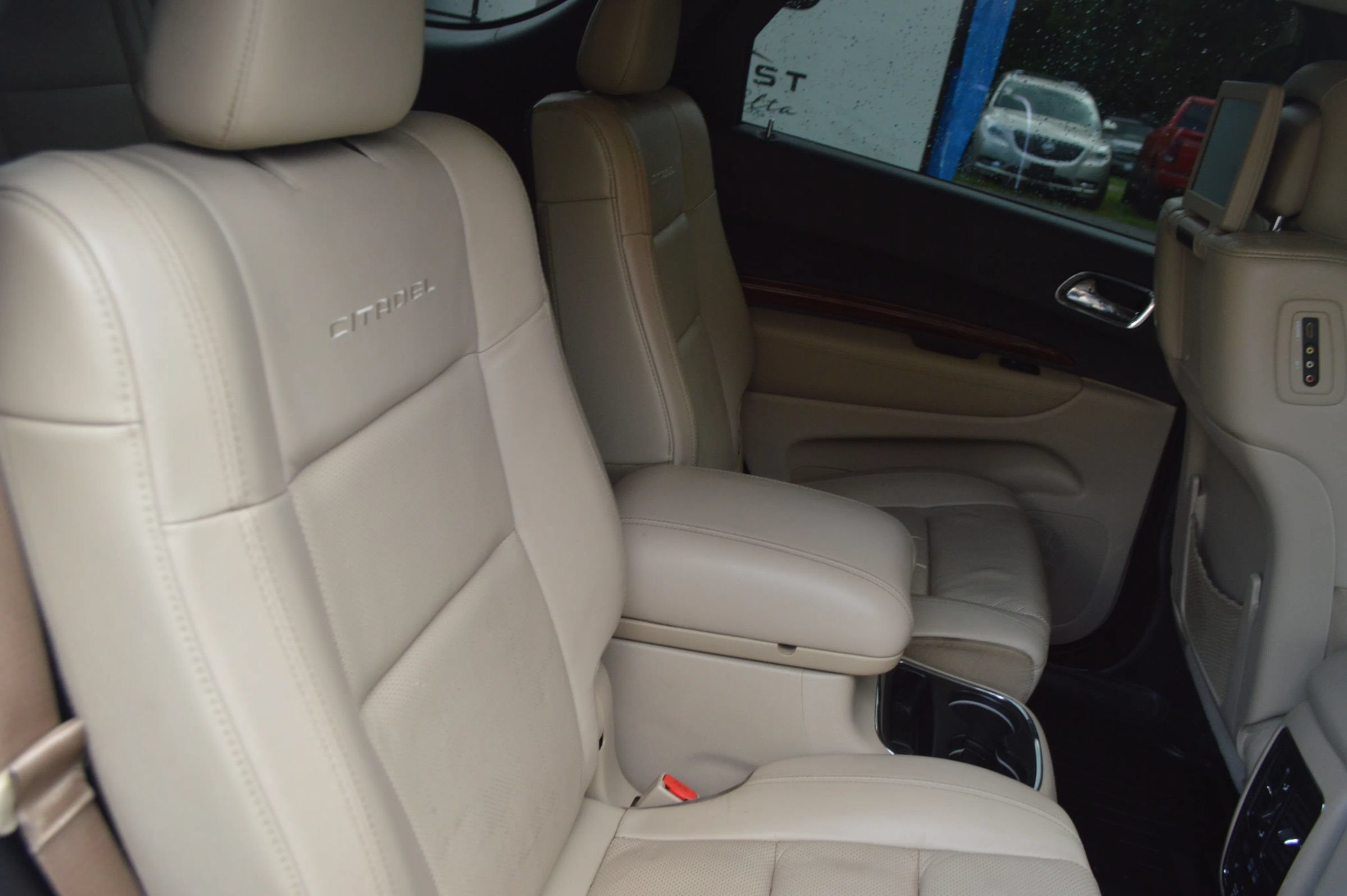 Used 2017 Dodge Durango Citadel w/ Premium Entertainment Group RWD image 24