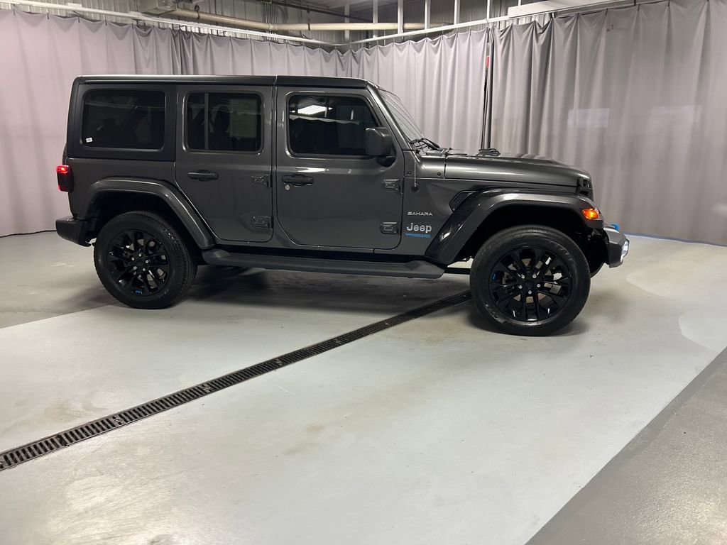 Used 2022 Jeep Wrangler Unlimited Sahara w/ Cold Weather Group image 8