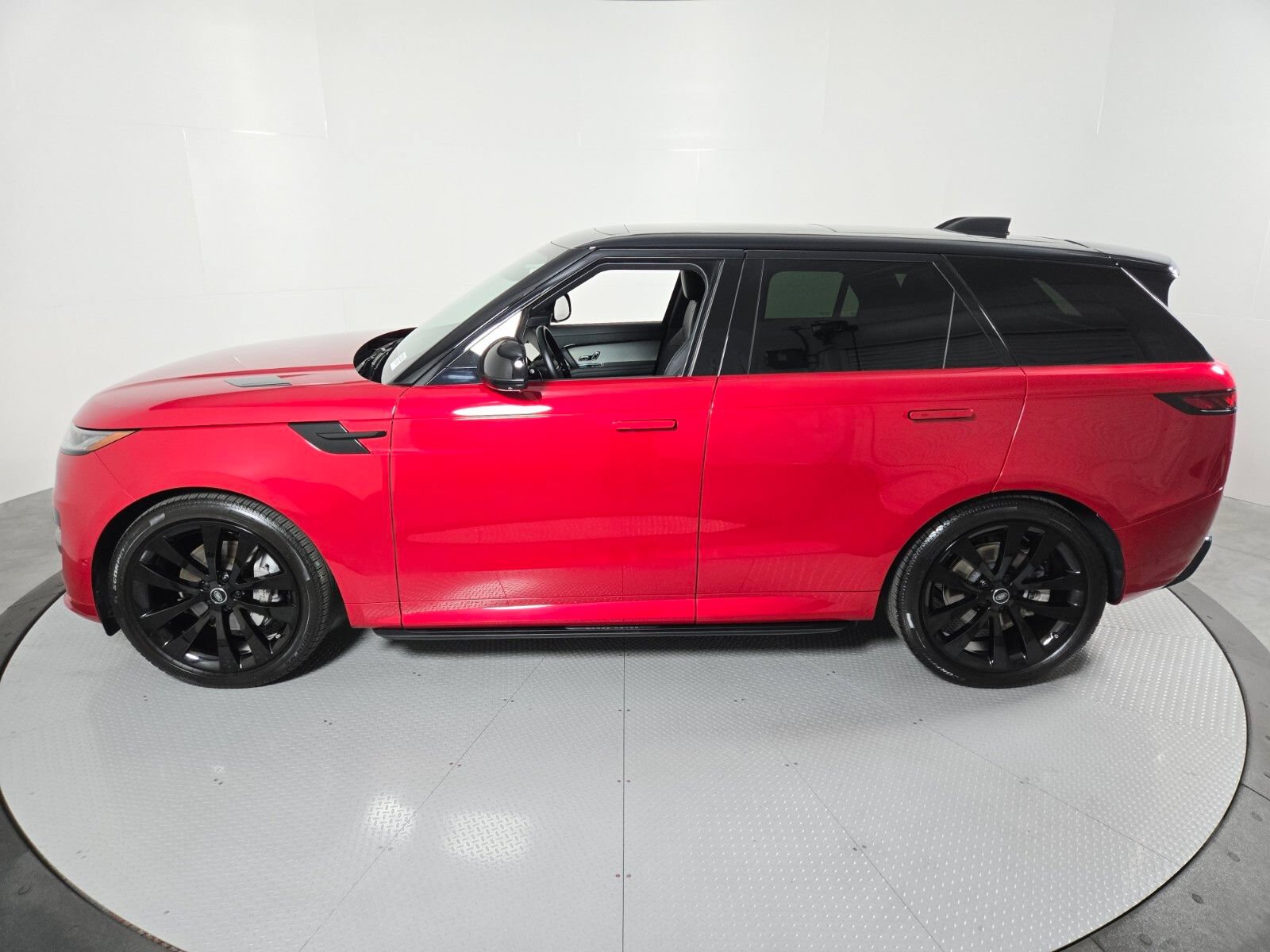 Used 2025 Land Rover Range Rover Sport Dynamic SE AWD/4WD image 33