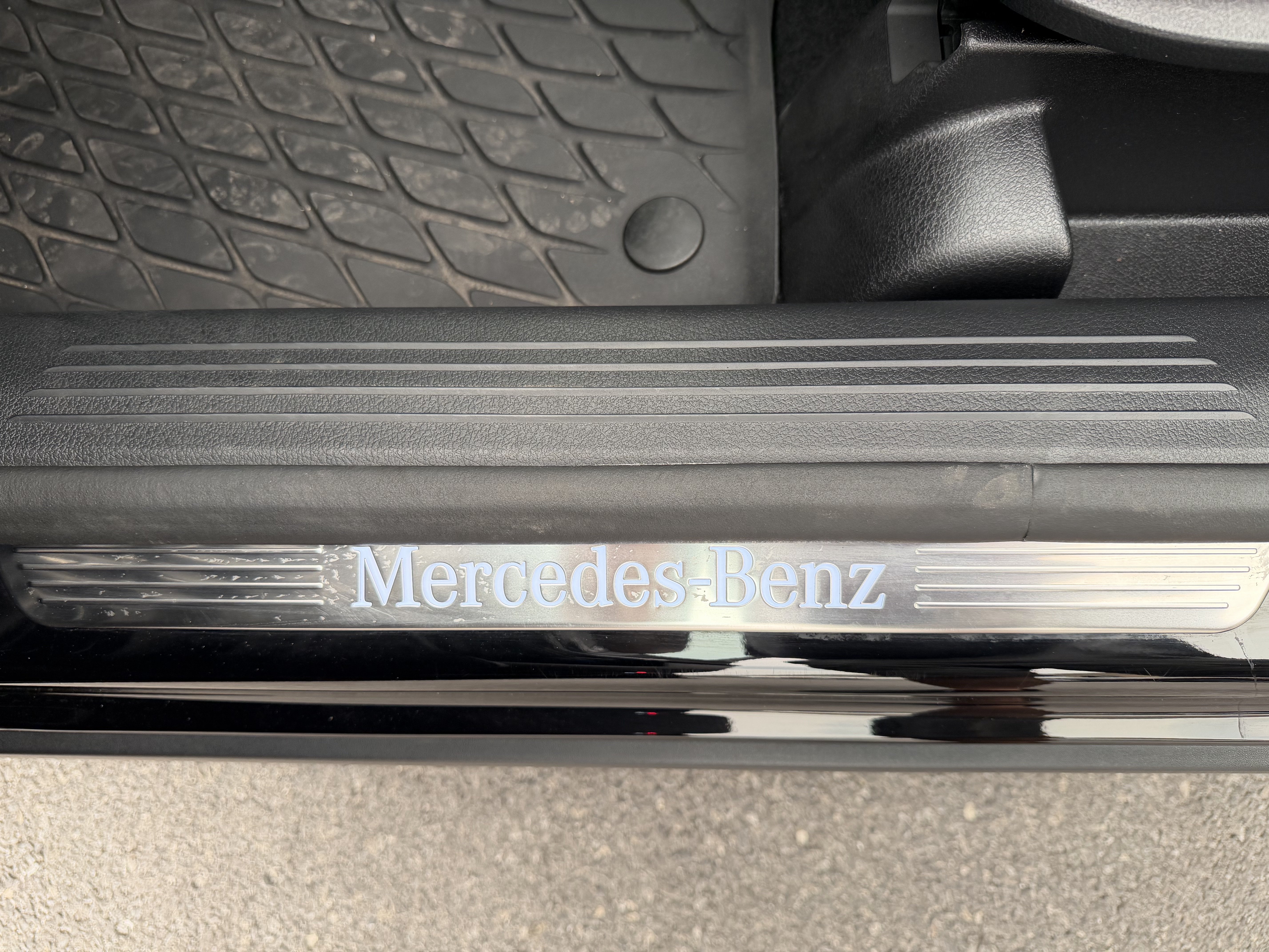 Certified 2025 Mercedes-Benz GLA 250 4MATIC image 15