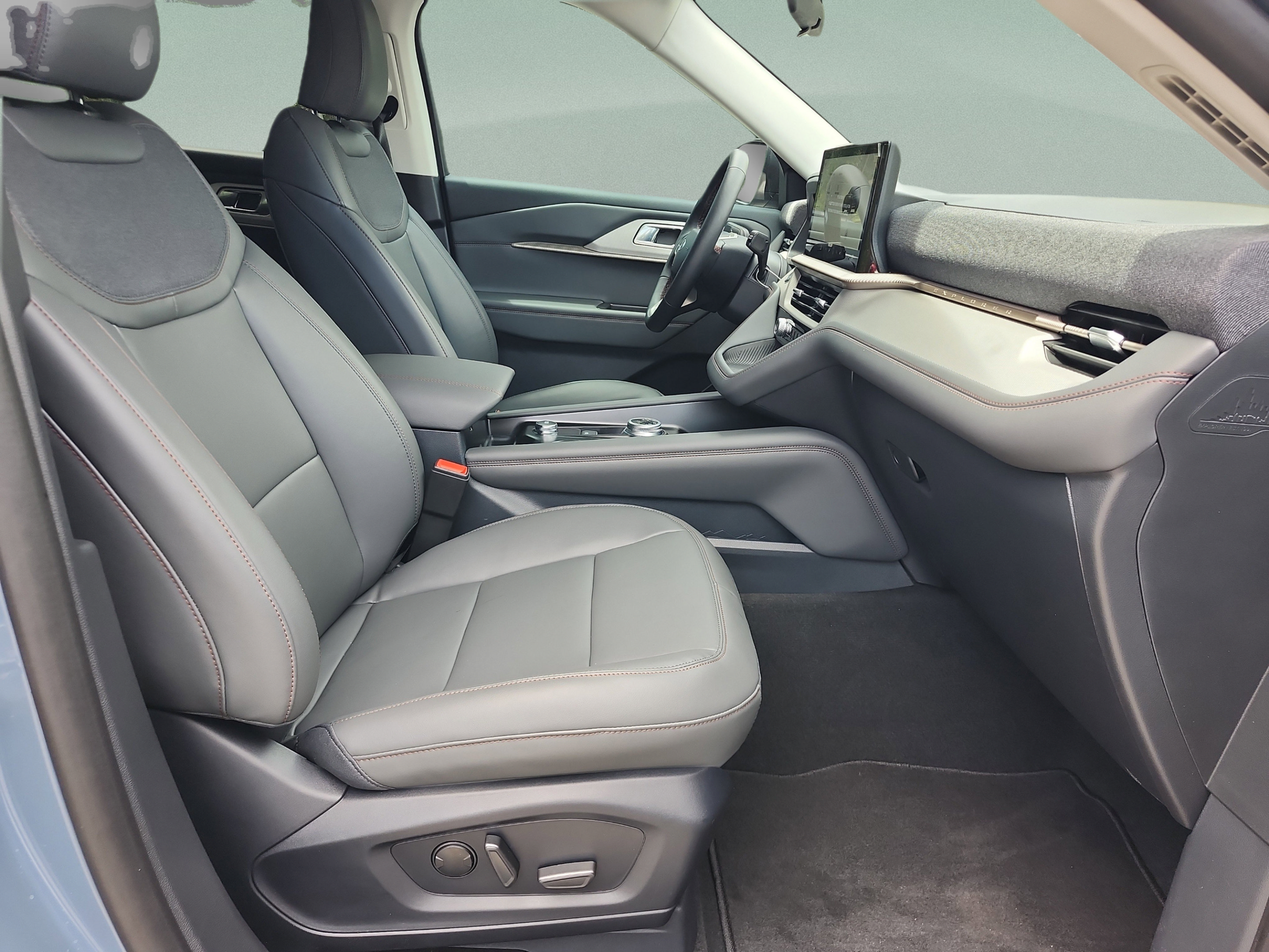 New 2026 Ford Explorer Active w/ Active Comfort Package AWD/4WD image 19