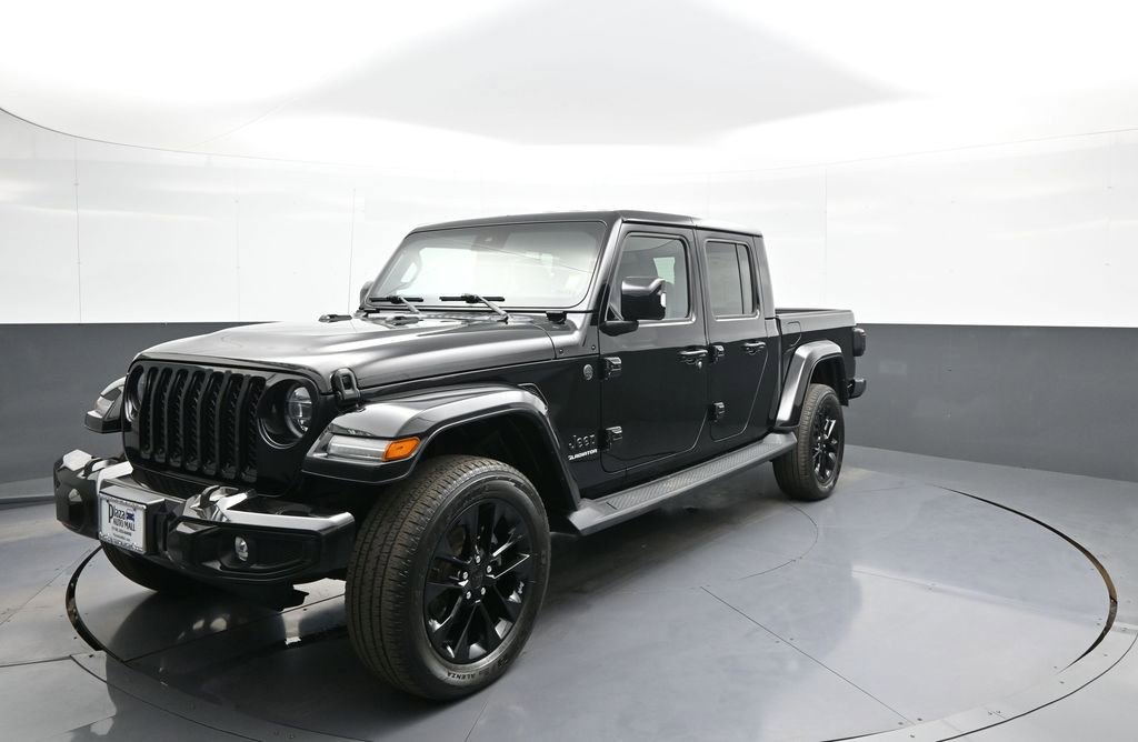 Used 2022 Jeep Gladiator Overland image 1