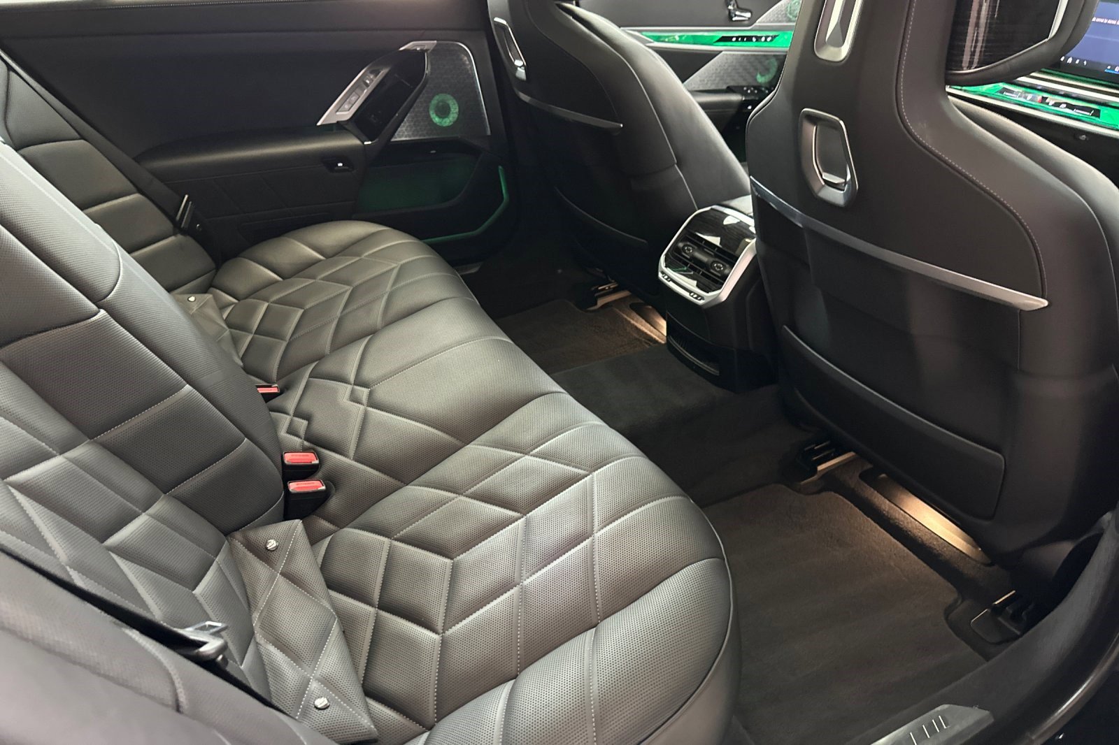 Certified 2023 BMW 740i w/ Executive Package RWD image 30
