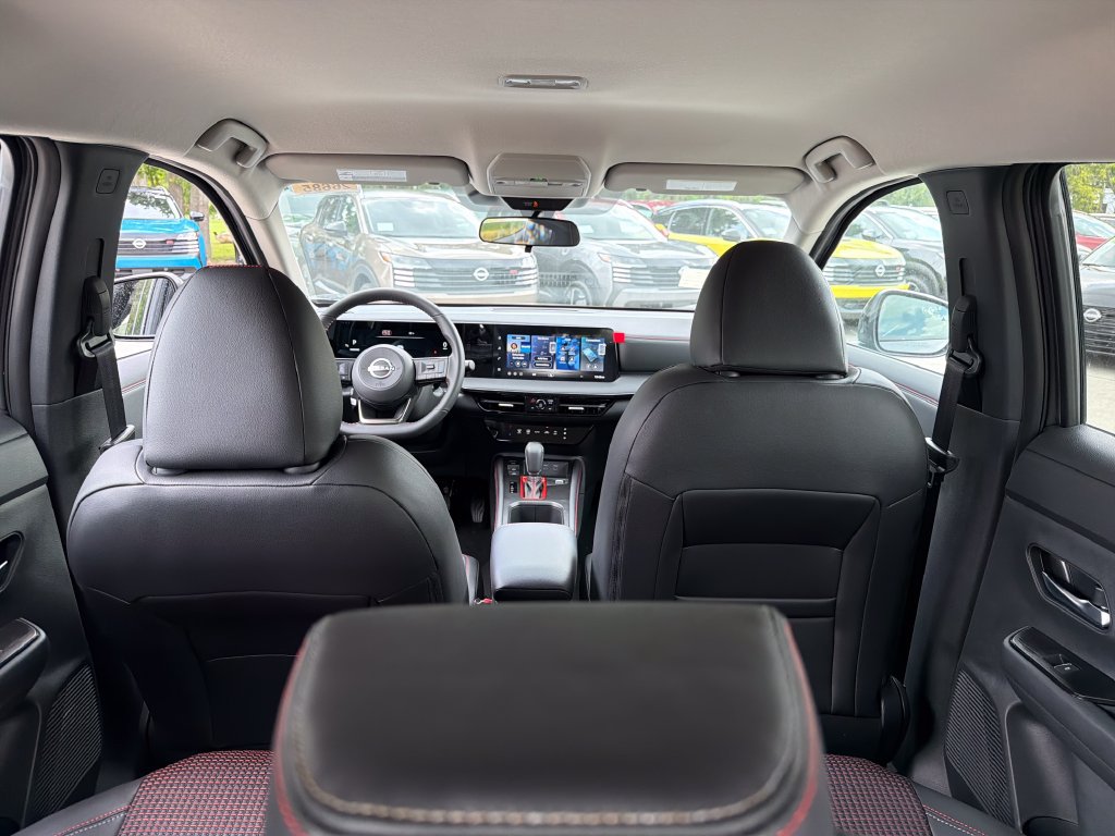 New 2026 Nissan Kicks SR FWD image 31