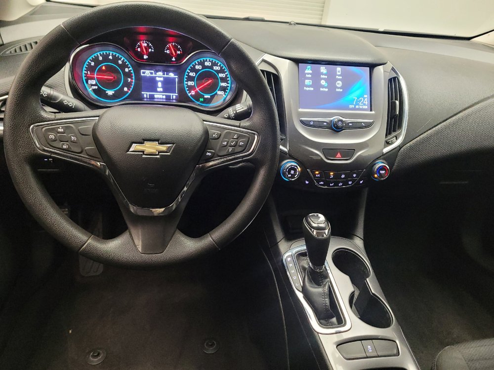 Used 2018 Chevrolet Cruze LT w/ Convenience Package FWD image 22