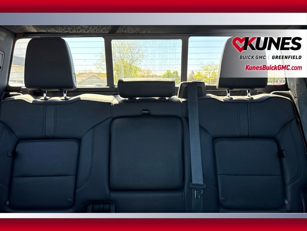 Used 2020 Chevrolet Silverado 2500 High Country w/ Technology Package AWD/4WD image 18