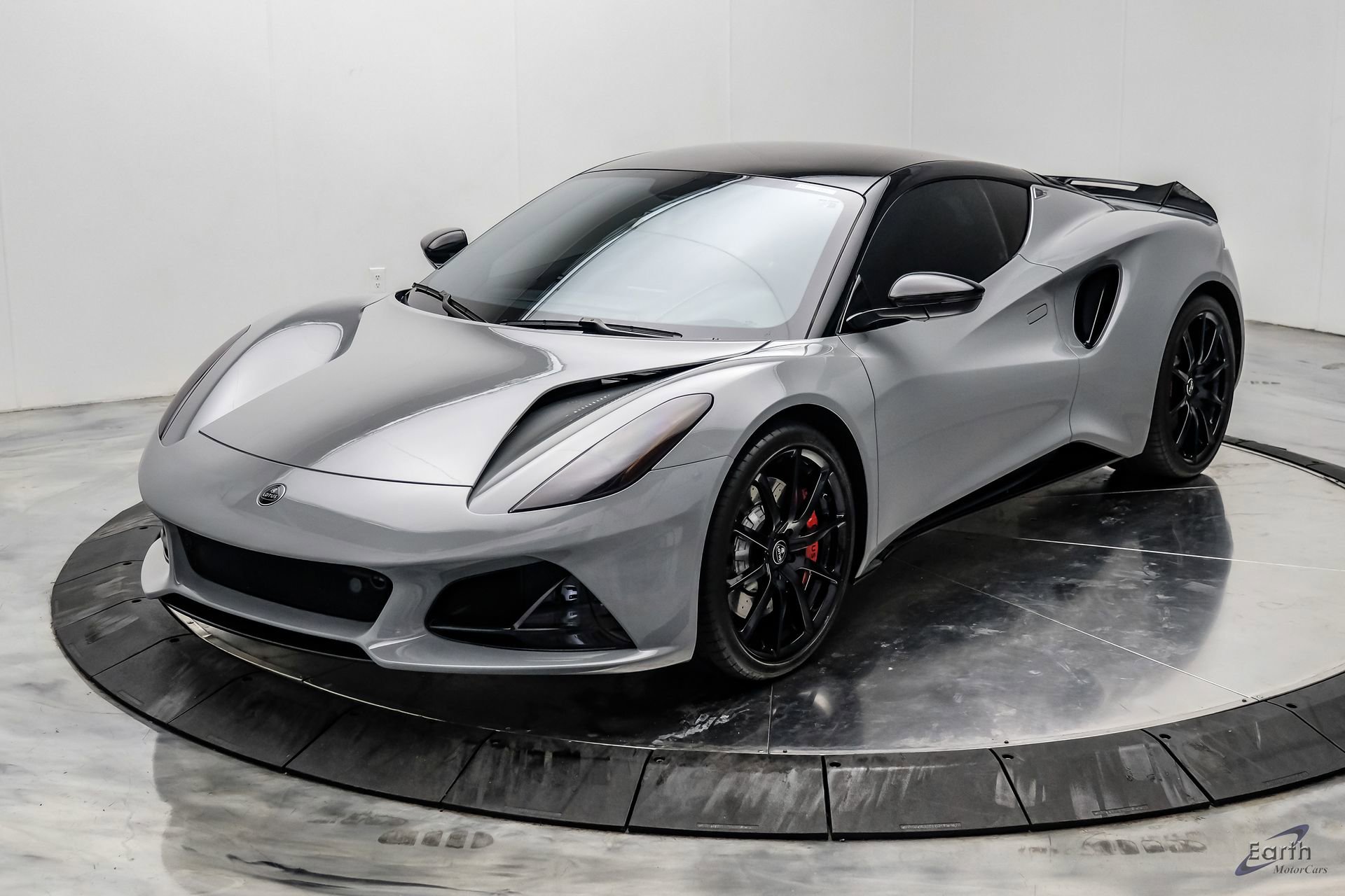 Used 2025 Lotus Emira RWD image 7