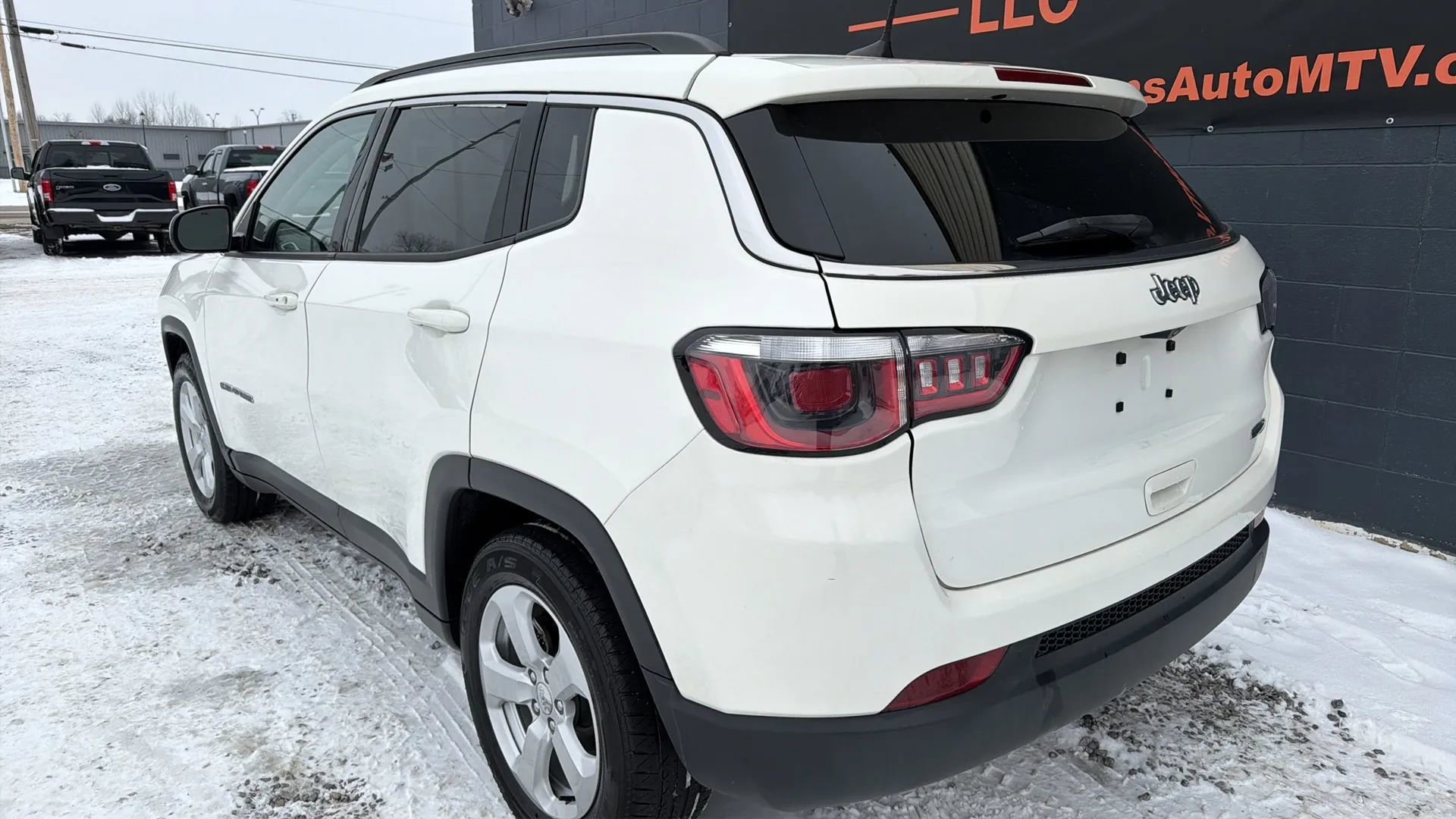 Used 2020 Jeep Compass Latitude image 3