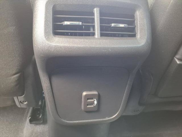 Used 2023 GMC Terrain SLE w/ Driver Convenience Package AWD/4WD image 9