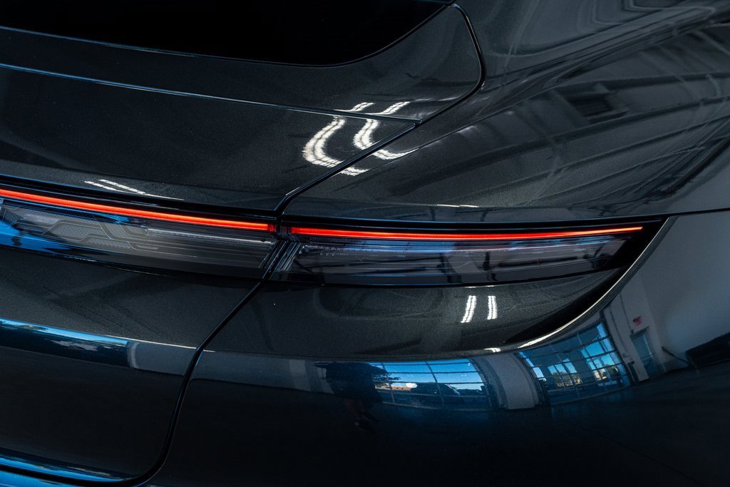 Used 2021 Porsche Taycan image 25