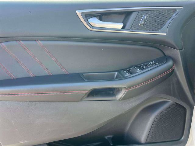 Used 2022 Ford Edge ST-Line w/ Cargo Accessory Package image 17