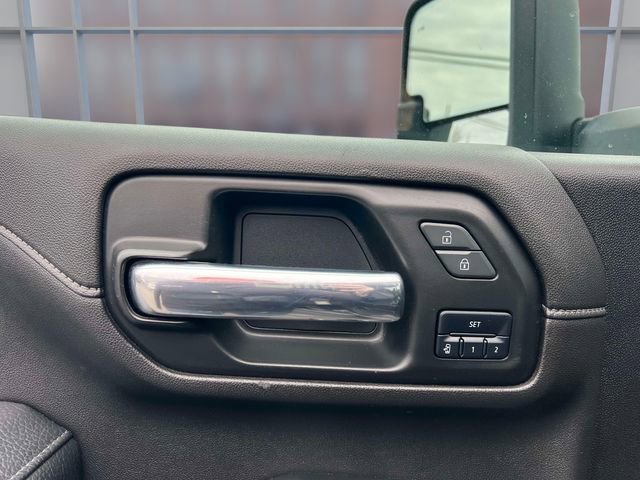 Used 2023 GMC Sierra 3500 Denali w/ Technology Package image 17