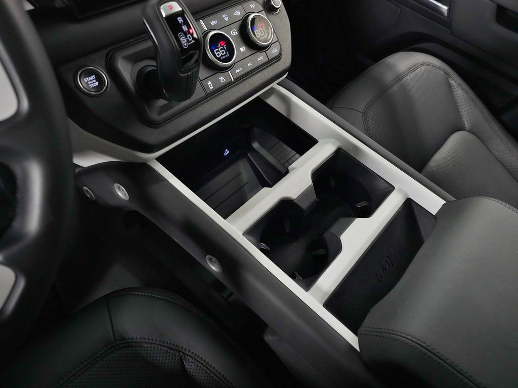 Used 2025 Land Rover Defender 110 S image 33