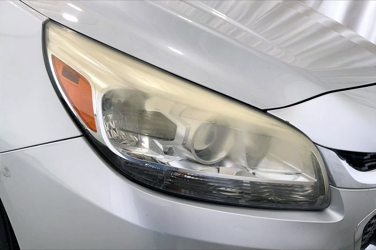 Used 2016 Chevrolet Malibu LT FWD image 12