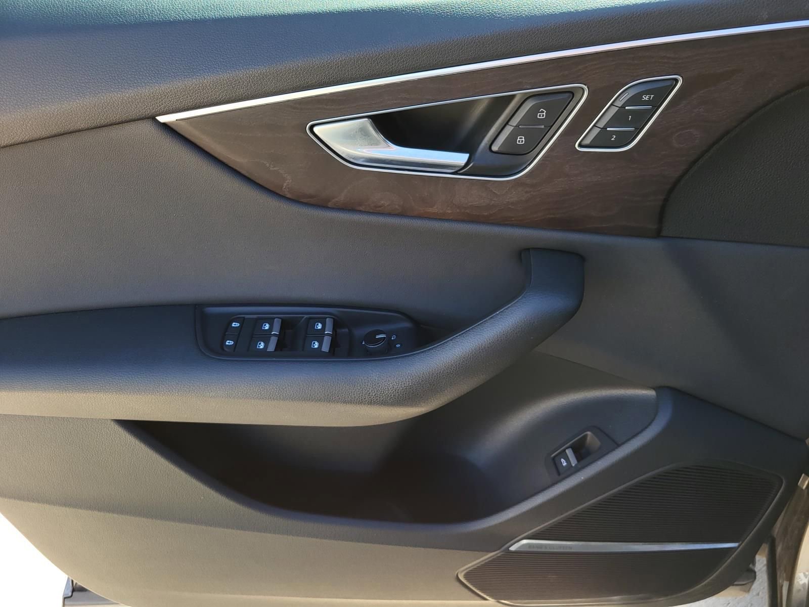 Used 2019 Audi Q8 Prestige w/ Year 1 Package image 23