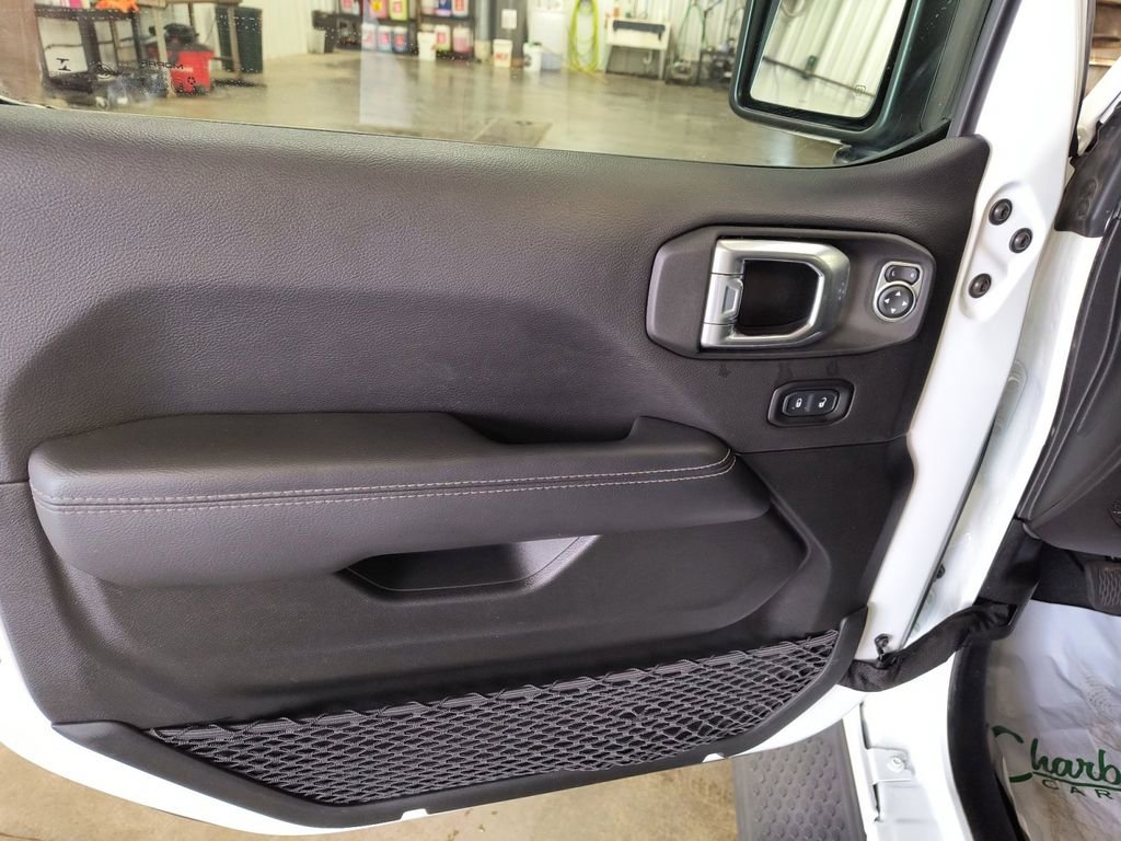 Used 2022 Jeep Wrangler Unlimited Sahara w/ Cold Weather Group image 11