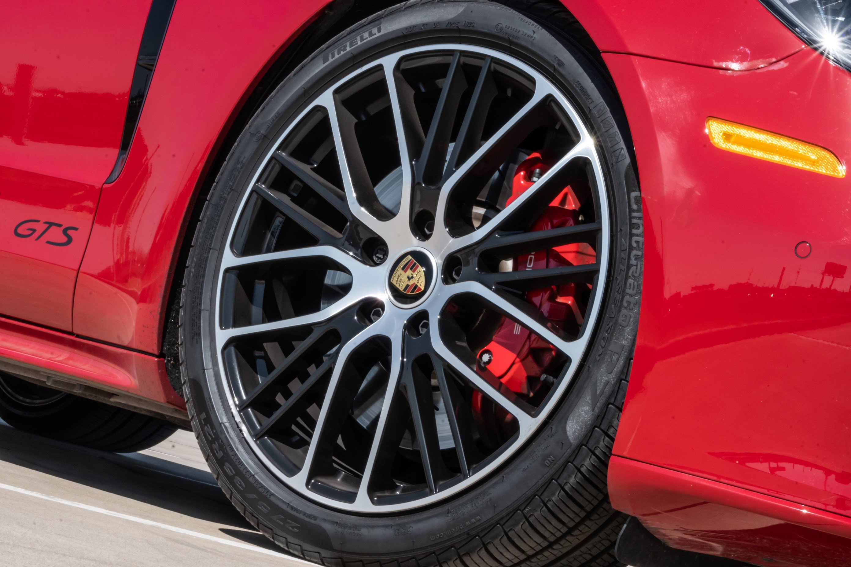 Used 2023 Porsche Panamera GTS image 9