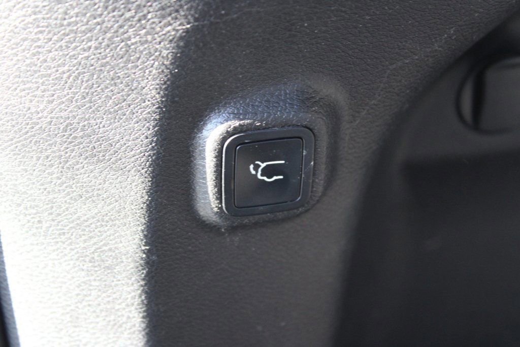 Used 2021 Jeep Cherokee Limited image 34