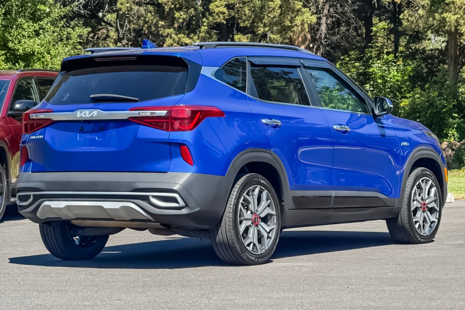 Used 2022 Kia Seltos SX w/ Sunroof Package AWD/4WD image 4
