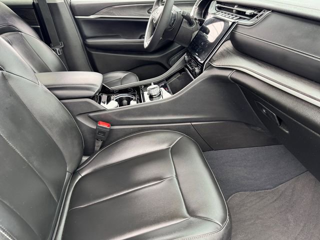 Certified 2023 Jeep Grand Cherokee Limited w/ Black Appearance Package AWD/4WD image 12