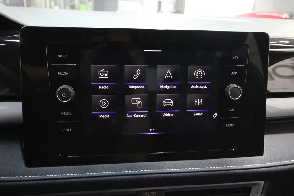Used 2025 Volkswagen Taos SEL AWD/4WD image 23