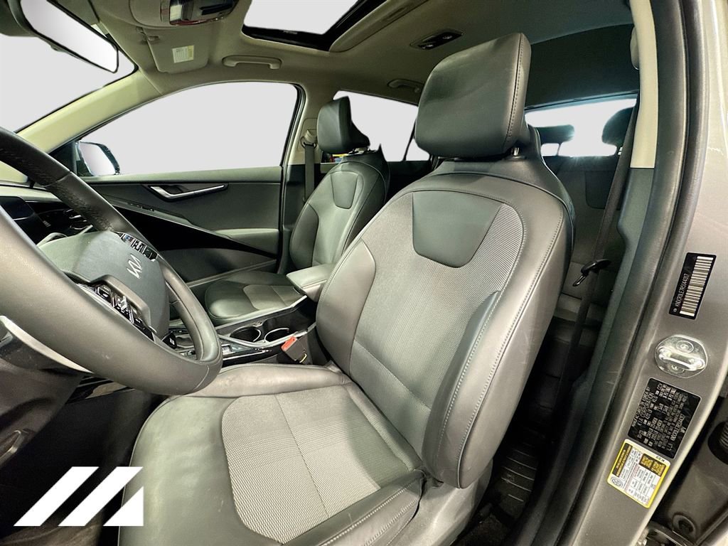 Used 2024 Kia Niro EX Touring FWD image 22